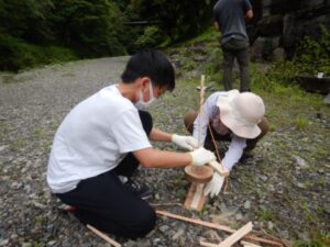 お手製の火起こし器を作って、火を起こしてみよう！